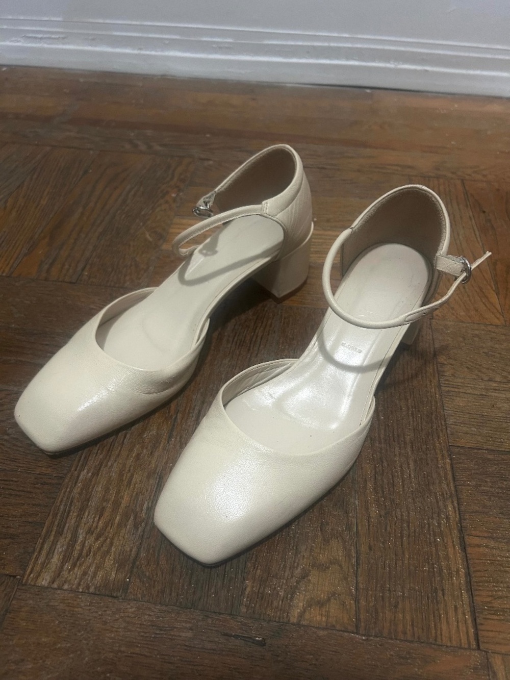 Aeyde EU38 Cream Block Heels